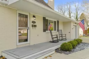 925 Farnham Rd, Columbus, OH 43220 - Photo 6