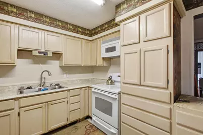 3389 Dillward Drive, Columbus, OH 43219 - Photo 10