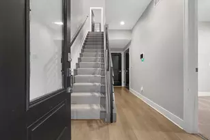 1239 Cromartie Ln, Columbus, OH 43201 - Photo 8