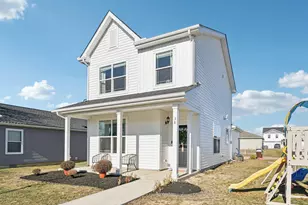 38 Waterman Ave, Commercial Point, OH 43116 - Photo 4