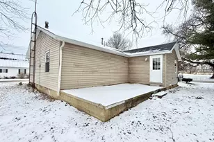 202 Plum St, Danville, OH 43014 - Photo 2