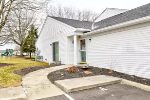 4704 Hobson Dr, Columbus, OH 43228 - Photo 2