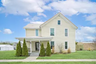 301 N Elm St, Bellefontaine, OH 43311 - Photo 1