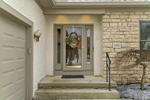 985 Linworth Village Dr, Columbus, OH 43235 - Photo 2