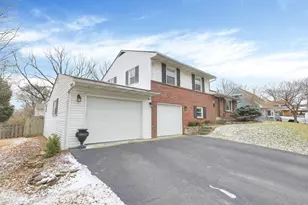 1065 Bernard Rd, Columbus, OH 43221 - Photo 2