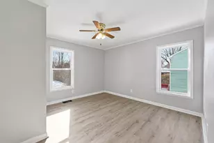 566 E 10th St, Marysville, OH 43040 - Photo 14