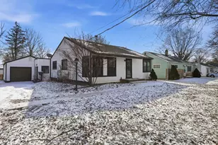 566 E 10th St, Marysville, OH 43040 - Photo 1