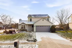 1995 Michelle Dr, Grove City, OH 43123 - Photo 2