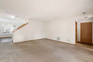 5724 Galveston Dr, Columbus, OH 43228 - Photo 6