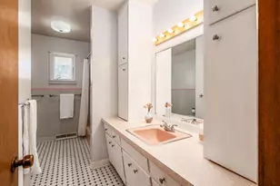 723 Drummond Ct, Columbus, OH 43214 - Photo 8