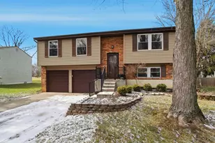 855 Humboldt Dr W, Columbus, OH 43230 - Photo 2