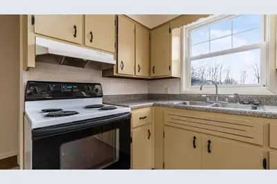 6295 Dresden Road, Zanesville, OH 43701 - Photo 10