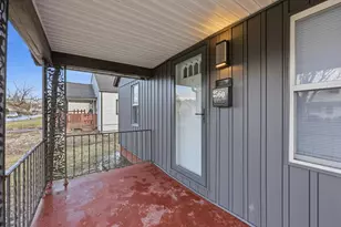 2560 Osceola Ave, Columbus, OH 43211 - Photo 6