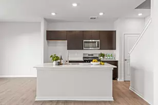 6352 Ripken St, Columbus, OH 43228 - Photo 4