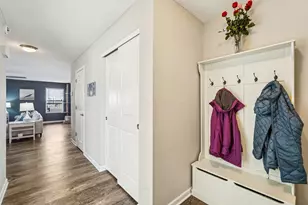 130 Cedar Creek St, Delaware, OH 43015 - Photo 2