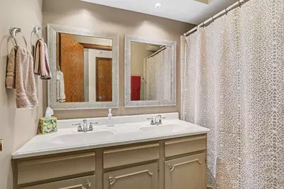 2277 Hills Wood Drive, Grove City, OH 43123 - Photo 20