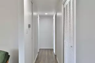 1390 E Dublin Granville Rd, Columbus, OH 43229 - Photo 16