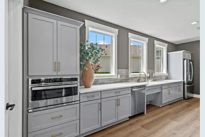 2058 Darilyn Drive, Grove City, OH 43123 - Photo 6