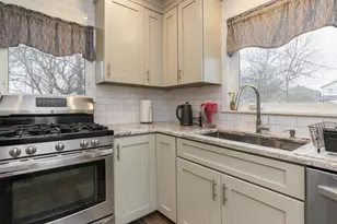 76 E Lakeview Ave, Columbus, OH 43202 - Photo 20