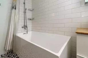 76 E Lakeview Ave, Columbus, OH 43202 - Photo 26