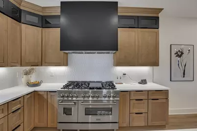 90 N Ohio Avenue, Columbus, OH 43203 - Photo 12