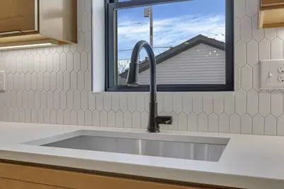 90 N Ohio Avenue, Columbus, OH 43203 - Photo 14