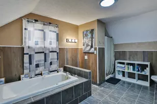 404 Old Village Rd, Columbus, OH 43228 - Photo 30