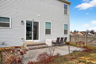 631 Rolling Acre Dr, Lithopolis, OH 43136 - Photo 8