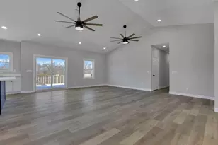 725 Trapp Ln, Hopewell, OH 43746 - Photo 8