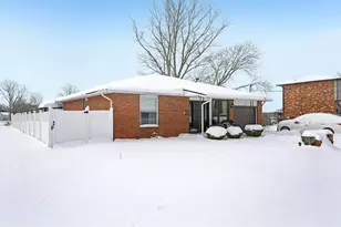 235 N Oak St, London, OH 43140 - Photo 2