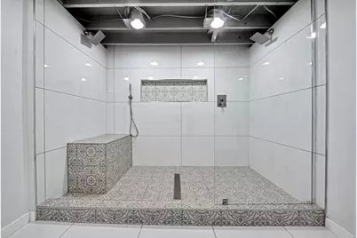 1684 E Blake Avenue, Columbus, OH 43219 - Photo 26