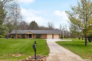 7562 Wilbur Rd, New Albany, OH 43054 - Photo 2