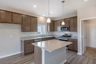 326 Honeysuckle St, South Bloomfield, OH 43103 - Photo 4