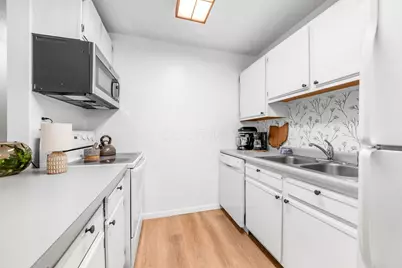 4474 Greystone Village Drive #5D, Columbus, OH 43228 - Photo 8