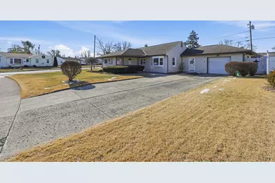 263 Merriman Drive, West Jefferson, OH 43162 - Photo 2