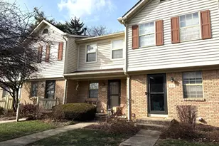 525 Fox Trail Cir E, Westerville, OH 43081 - Photo 2