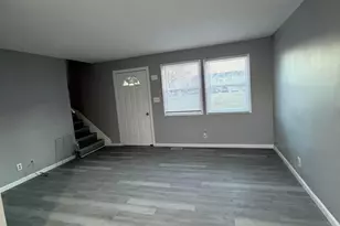 117 Buckeye Cir, Columbus, OH 43217 - Photo 2
