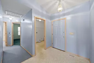 544 Tourmaline Dr, Blacklick, OH 43004 - Photo 2