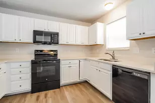 1599 Covina Dr, Columbus, OH 43228 - Photo 6