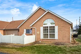 4920 Meadow Run Dr, Hilliard, OH 43026 - Photo 2