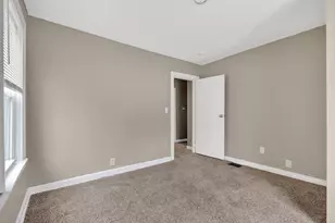 911 Clarendon Ave, Columbus, OH 43223 - Photo 14