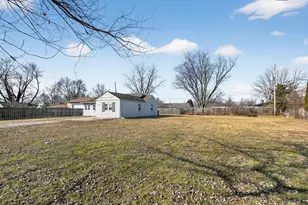 381 Pasadena Ave, Columbus, OH 43228 - Photo 28