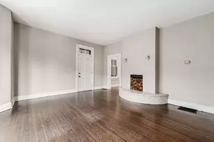 136 E Whittier St, Columbus, OH 43206 - Photo 4