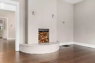 136 E Whittier St, Columbus, OH 43206 - Photo 6