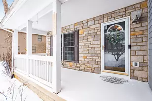 1295 Dobbins Dr, New Albany, OH 43054 - Photo 2