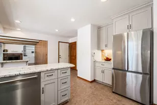 5520 Ellinger St, Columbus, OH 43235 - Photo 8