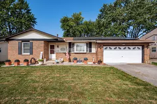 3267 Castleton St, Grove City, OH 43123 - Photo 2