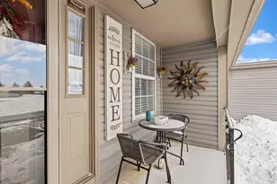 2101 Tamarin Dr, Columbus, OH 43235 - Photo 2