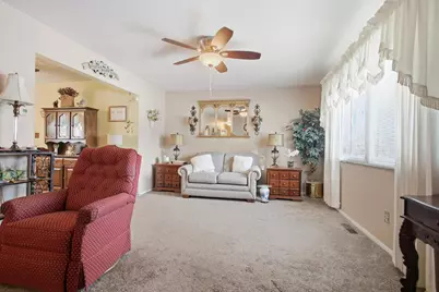 670 Hillsdale Drive, West Jefferson, OH 43162 - Photo 6