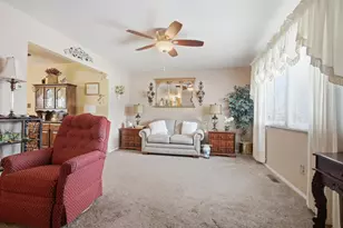 670 Hillsdale Dr, West Jefferson, OH 43162 - Photo 6